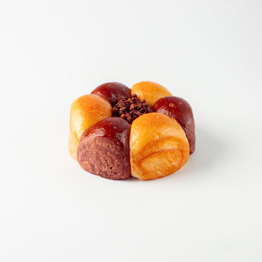 Chocolate, Caramelized Cocoa Nibs & Tahiti Vanilla Brioche